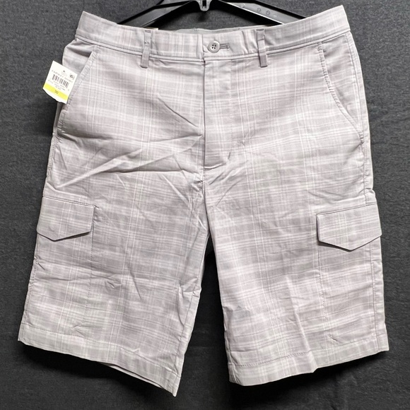 💥3/$15💥NWT Greg Norman Men’s Performance Fairway Shorts - Size 30, Color Silver - Picture 3 of 11